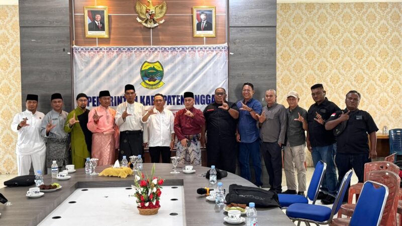 Bupati dan Wakil Bupati Lingga Gelar Audiensi dengan LSM F-PETIR Bahas Penetapan WIUP Prioritas | f. Diskominfo Lingga