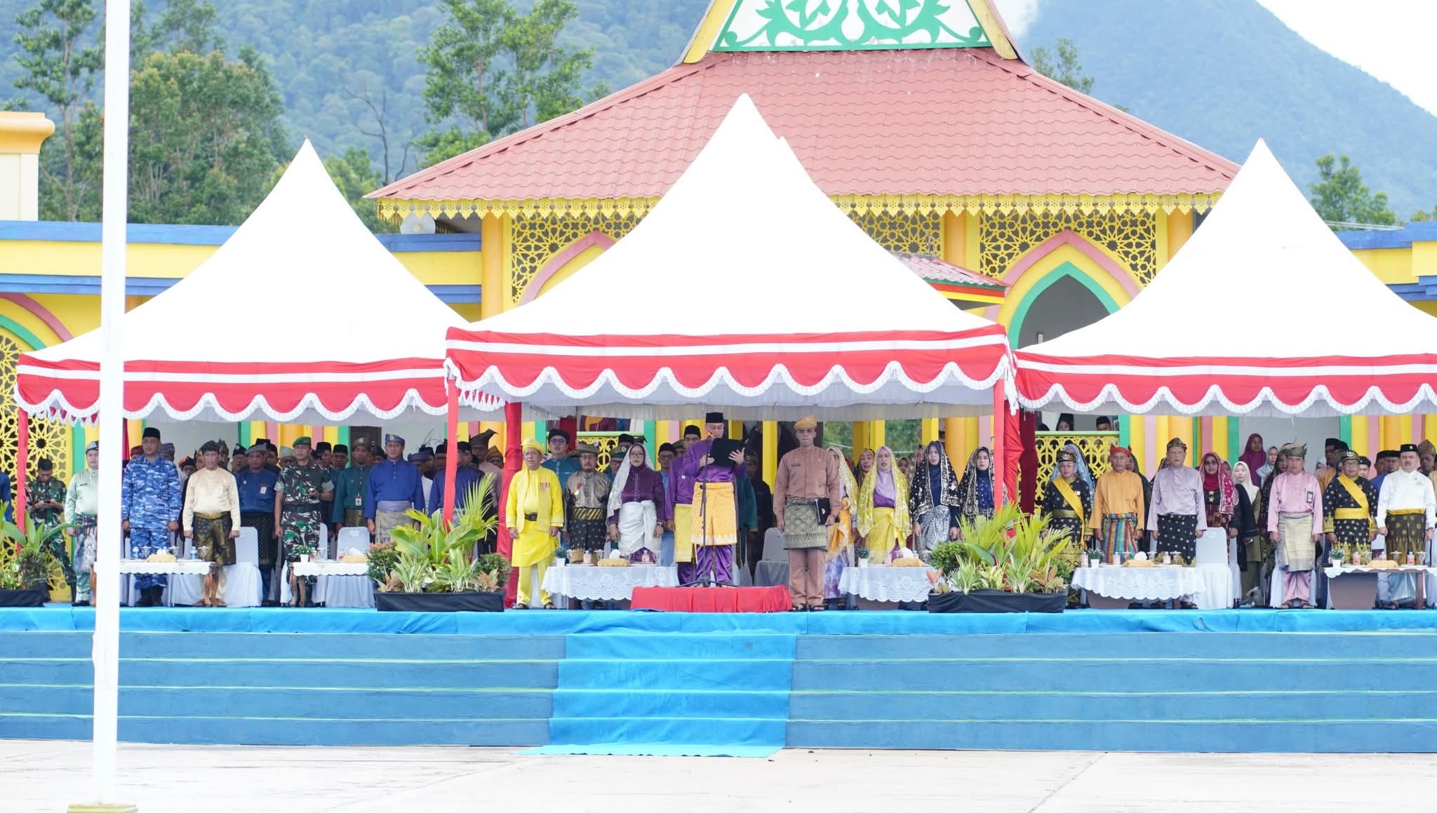 Upacara HUT Kabupaten Lingga ke-22 Berlangsung Khidmat di Dataran Sultan Abdulrahman Syah | f. Diskominfo Lingga