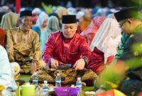 Malam Syukuran Hari Jadi ke-22 Kabupaten Lingga: Tradisi Makan Sehidang Berlima Jadi Simbol Kebersamaan dan Harmoni | f. Diskominfo Lingga