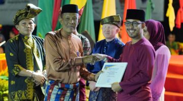 Sekda Armia Resmi Tutup Seluruh Rangkaian Peringatan Hari Jadi Kabupaten Lingga 2025 | f. Diskominfo Lingga