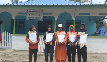 Jauh Dimata Dekat Dihati: Apri Fajar Hermanto Salurkan Puluhan Paket Sembako untuk Warga di Sungai Buluh | f. Redaksi