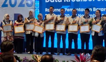 Lingga Raih Prestasi Nasional di Momen Hari Jadi ke-22: Disperindagkop UKM Lingga Raih Peringkat Dua Nasional dalam Pelaporan Kebutuhan Pokok | f. Redaksi
