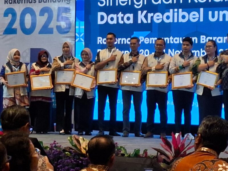 Lingga Raih Prestasi Nasional di Momen Hari Jadi ke-22: Disperindagkop UKM Lingga Raih Peringkat Dua Nasional dalam Pelaporan Kebutuhan Pokok | f. Redaksi