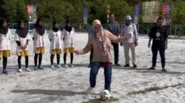 Turnamen Mini Soccer Desa Sekanah Resmi Dibuka: Ketua DPRD Maya Sari Tekankan Pembinaan Atlet Muda dan Persatuan Warga | f. Redaksi