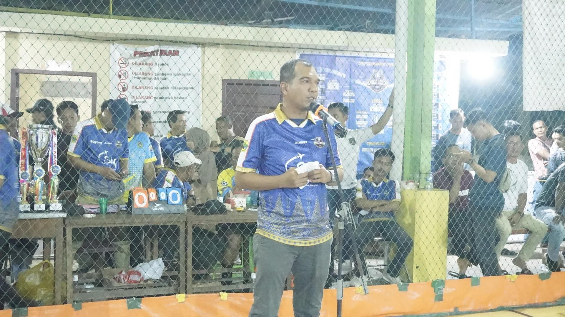 Wakil Bupati Lingga menutup secara resmi turnamen futsal LMG CUP II 2025 | f. Diskominfo Lingga