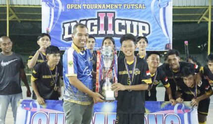 Wabup Lingga Resmi Tutup LMG CUP II 2025, Tige Berlian FC Juara Usai Kalahkan Beijing A 5-2 | f. Diskominfo Lingga
