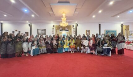 Menganyam Masa Depan Warisan Leluhur: Tudung Manto Lingga Melangkah ke Panggung Kualitas Global | f. Redaksi