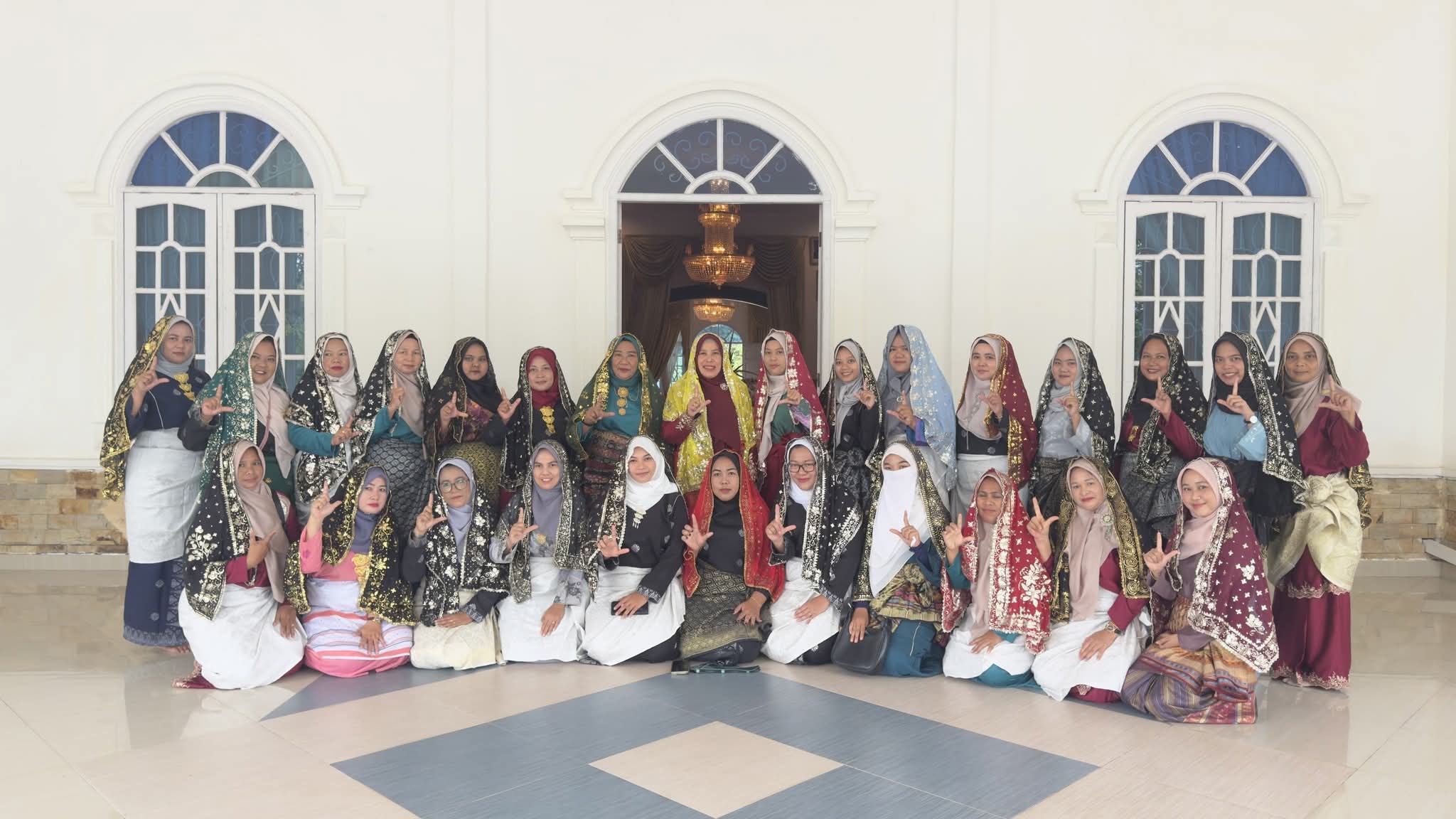 Menganyam Masa Depan Warisan Leluhur: Tudung Manto Lingga Melangkah ke Panggung Kualitas Global | f. Redaksi