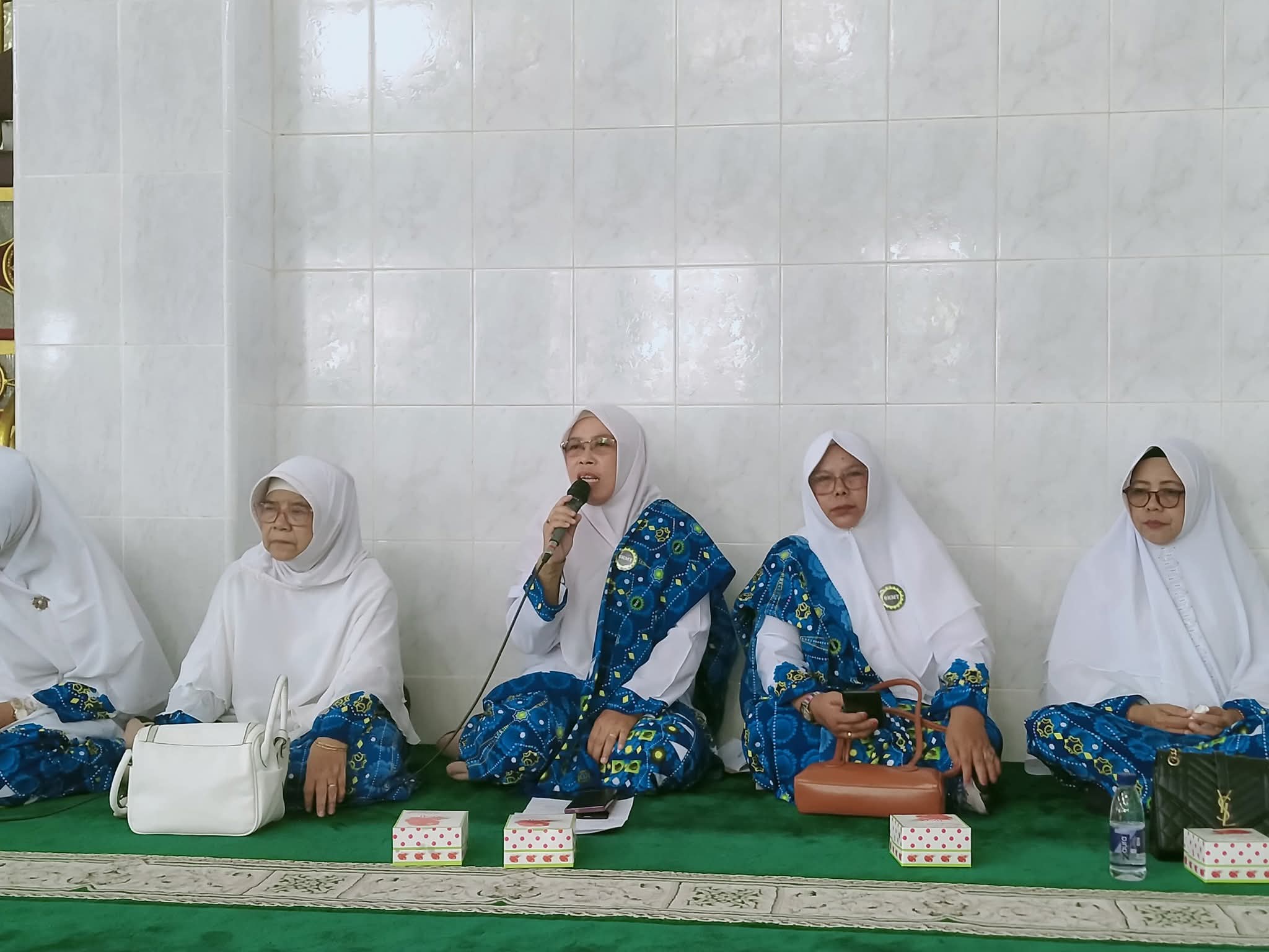 Ketua Dekranasda Lingga Hadiri Pembukaan Pengajian Dhuha Rajab, Sya’ban, dan Ramadhan BKMT Singkep | f. Diskominfo Lingga