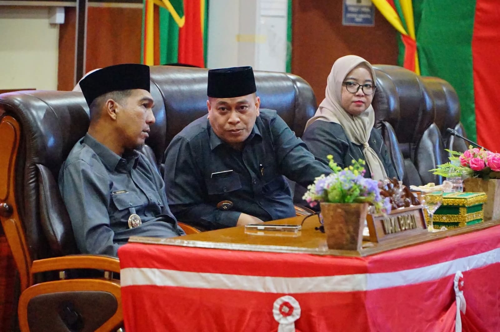 Bupati dan Wakil Bupati Lingga Hadiri Rapat Paripurna DPRD: Bahas Propemperda dan Finalisasi APBD 2026 dalam Rangka Penataan Arah Pembangunan Daerah | f. Redaksi