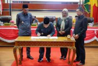 Bupati dan Wakil Bupati Lingga Hadiri Rapat Paripurna DPRD: Bahas Propemperda dan Finalisasi APBD 2026 dalam Rangka Penataan Arah Pembangunan Daerah | f. Redaksi