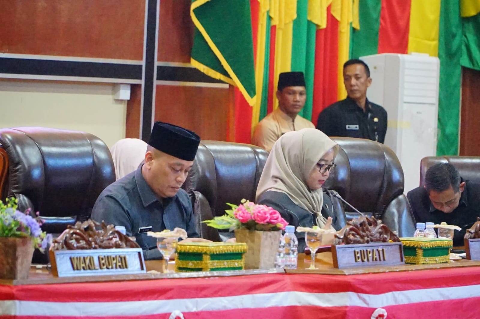 Bupati dan Wakil Bupati Lingga Hadiri Rapat Paripurna DPRD: Bahas Propemperda dan Finalisasi APBD 2026 dalam Rangka Penataan Arah Pembangunan Daerah | f. Redaksi