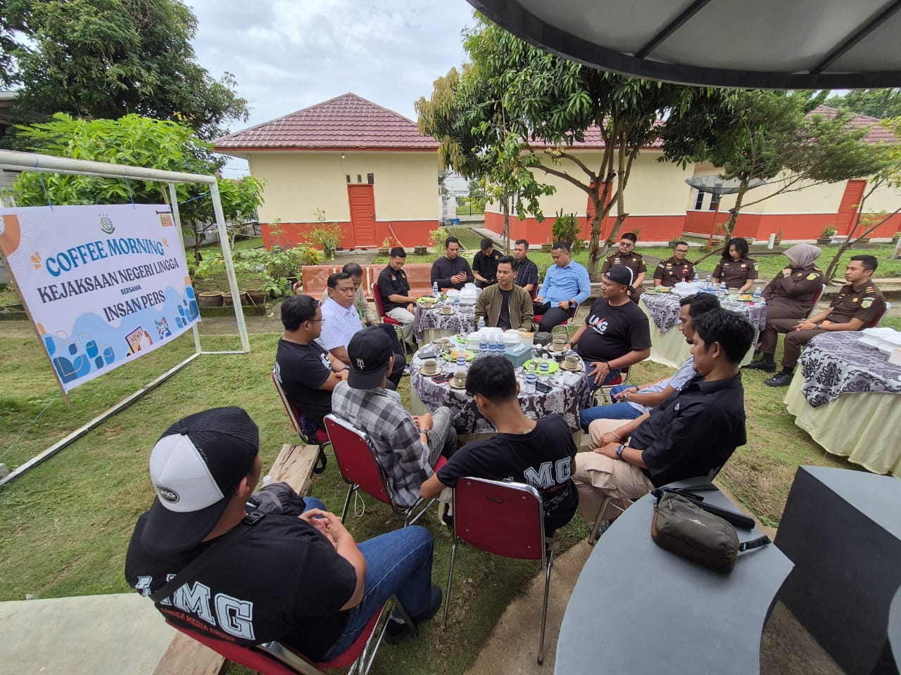 Ketika Pena dan Hukum Duduk Bersama: Coffee Morning Kejari Lingga Bersama Insan Pers Jadi Penuh Makna | f. Redaksi