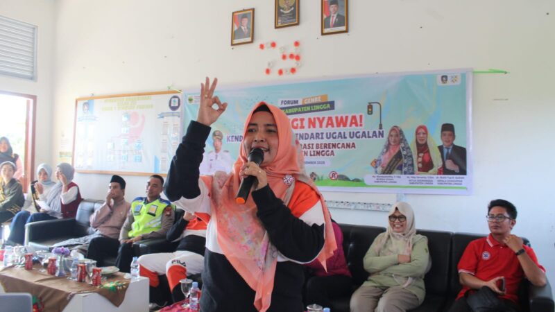 Bupati Lingga dan Bunda Genre Hadiri Sosialisasi Forum Genre di SMAN 1 Singkep Pesisir | f. Redaksi