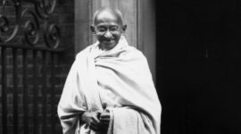 Mahatma Gandhi lahir dengan nama Mohandas Karamchand Gandhi pada 2 Oktober 1869 di Porbandar, Gujarat, India | f. Istimewa