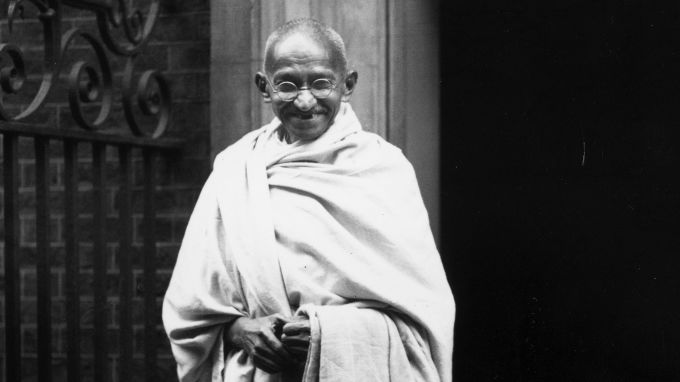 Mahatma Gandhi lahir dengan nama Mohandas Karamchand Gandhi pada 2 Oktober 1869 di Porbandar, Gujarat, India | f. Istimewa