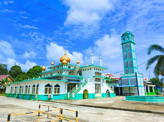 Masjid Besar Az-zulfa Dabo Singkep, Kab. Lingga, Provinsi Kepulauan Riau | f. Cahyo Aji