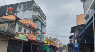 Hujan Iringi Hari Pertama Imlek di Dabo Singkep | f. Redaksi