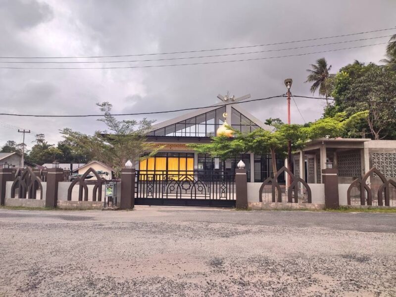 Masjid Babul Ikhlas Sekop Darat, Dabo Singkep, Kabupaten Lingga, Provinsi Kepulauan Riau | f. Ihand