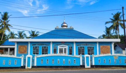 Masjid Al Mubarak Bukit Kabung, Dabo Singkep, Lingga, Kepri | f. Ihand