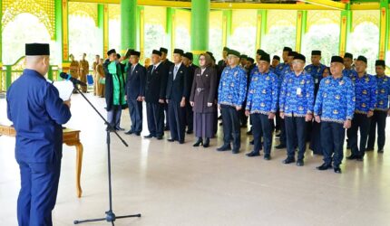 Pemkab Lingga Lantik 32 Pejabat Administrator dan Pengawas, Bupati Nizar Tekankan Integritas dan Pelayanan Publik | f. Diskominfo Lingga