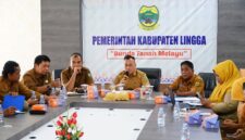 Bupati Lingga M. Nizar bersama Wakil Bupati Novrizal menghadiri High Level Meeting TPID Kabupaten Lingga untuk mengevaluasi pengendalian inflasi dan memastikan stabilitas harga bahan pokok menjelang Ramadhan | f. Diskominfo Lingga