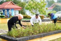 Bupati Lingga dan Wabup Turun Langsung Gotong Royong di BPKAD | f. Diskominfo Lingga