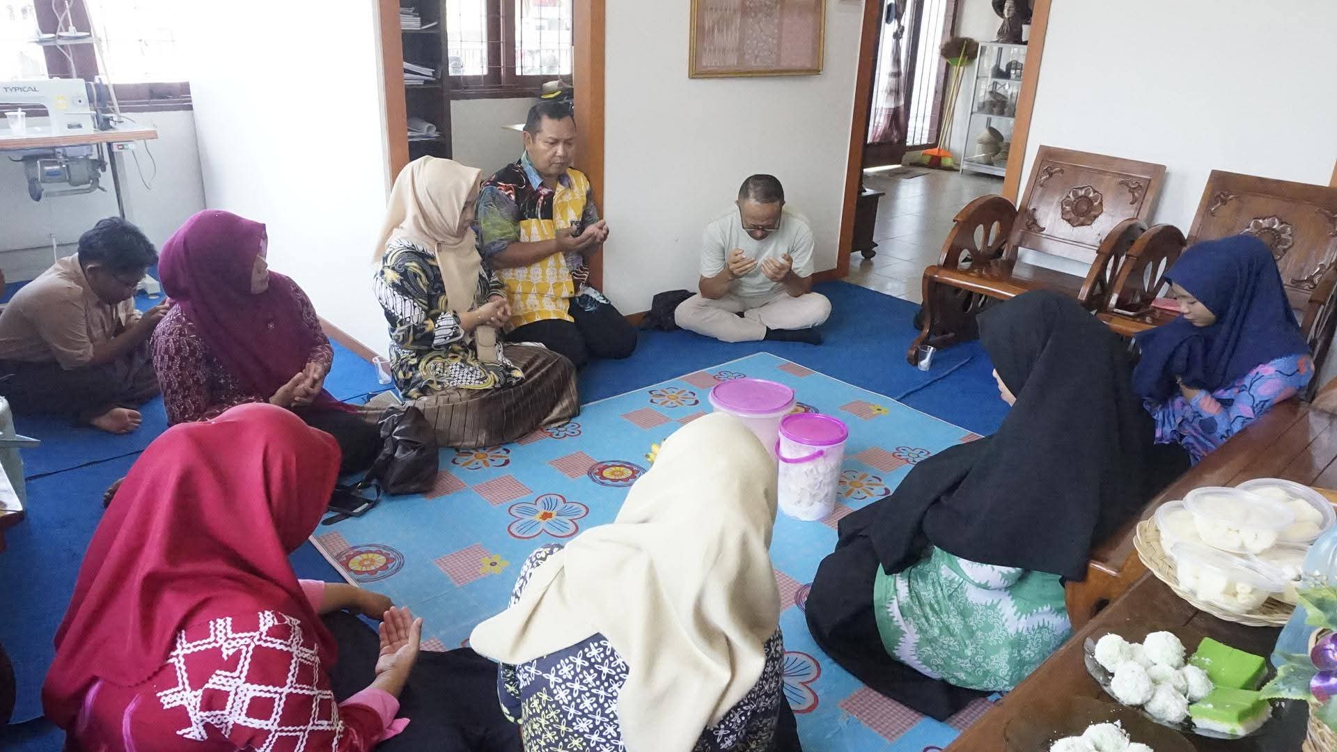 Ketua Dekranasda Lingga Hj. Feby Sarianty Gelar Silaturahmi Sambut Ramadhan 1447 H, Perkuat Komitmen Pengembangan Kerajinan Daerah | f. Sahib