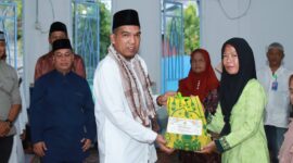 Pemkab Lingga menggelar Safari Ramadan perdana 2026 di Desa Marok Kecil, Singkep Selatan. Kegiatan ini menjadi ajang silaturahmi sekaligus penyerahan bantuan sembako bagi masyarakat | f. Prokopim Lingga