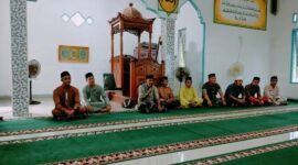 Sekda Lingga H. Armia menghadiri Safari Ramadan di Masjid Nurul Huda Desa Belungkur, Minggu (23/2/2026). Kegiatan ini mempererat silaturahmi antara Pemkab Lingga dan masyarakat | f. Prokopim Lingga