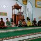 Sekda Lingga H. Armia menghadiri Safari Ramadan di Masjid Nurul Huda Desa Belungkur, Minggu (23/2/2026). Kegiatan ini mempererat silaturahmi antara Pemkab Lingga dan masyarakat | f. Prokopim Lingga