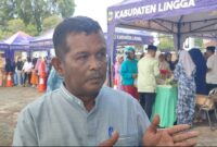 Hari terakhir Bazar Sembako Murah di Dabo Singkep diserbu warga. Sebanyak 1,5 ton beras ludes dalam dua jam. Kadis Perindagkop UMKM Lingga Febrizal Taufik sebut antusiasme masyarakat sangat tinggi | f. Ihand