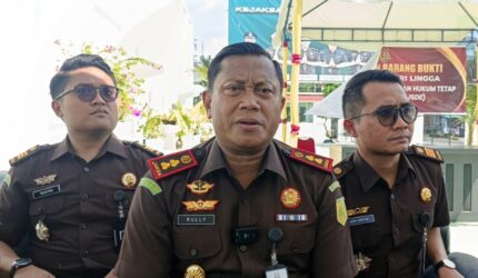 Kepala Kejaksaan Negeri Lingga, Rully Afandi, mengatakan dalam waktu dekat pihaknya akan menghadirkan ahli fisik untuk memeriksa langsung kondisi konstruksi jembatan tersebut | f. Wandy