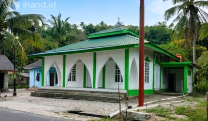Surau Al Mukminun, Kebun Nyiur, Dabo Singkep, Lingga, Kepri | f. Ihand