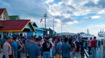 Arus mudik Idulfitri 1447 H ke Kabupaten Lingga meningkat signifikan. Hingga H-5 Lebaran 2026, tercatat 1.137 penumpang tiba di Lingga melalui transportasi laut dari Batam dan Tanjungpinang | f. Vatawari