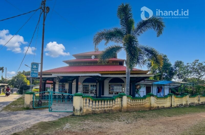 Surau Al Ikhwah, Bukit Timah, Dabo Singkep, Lingga, Kepri | f. Ihand