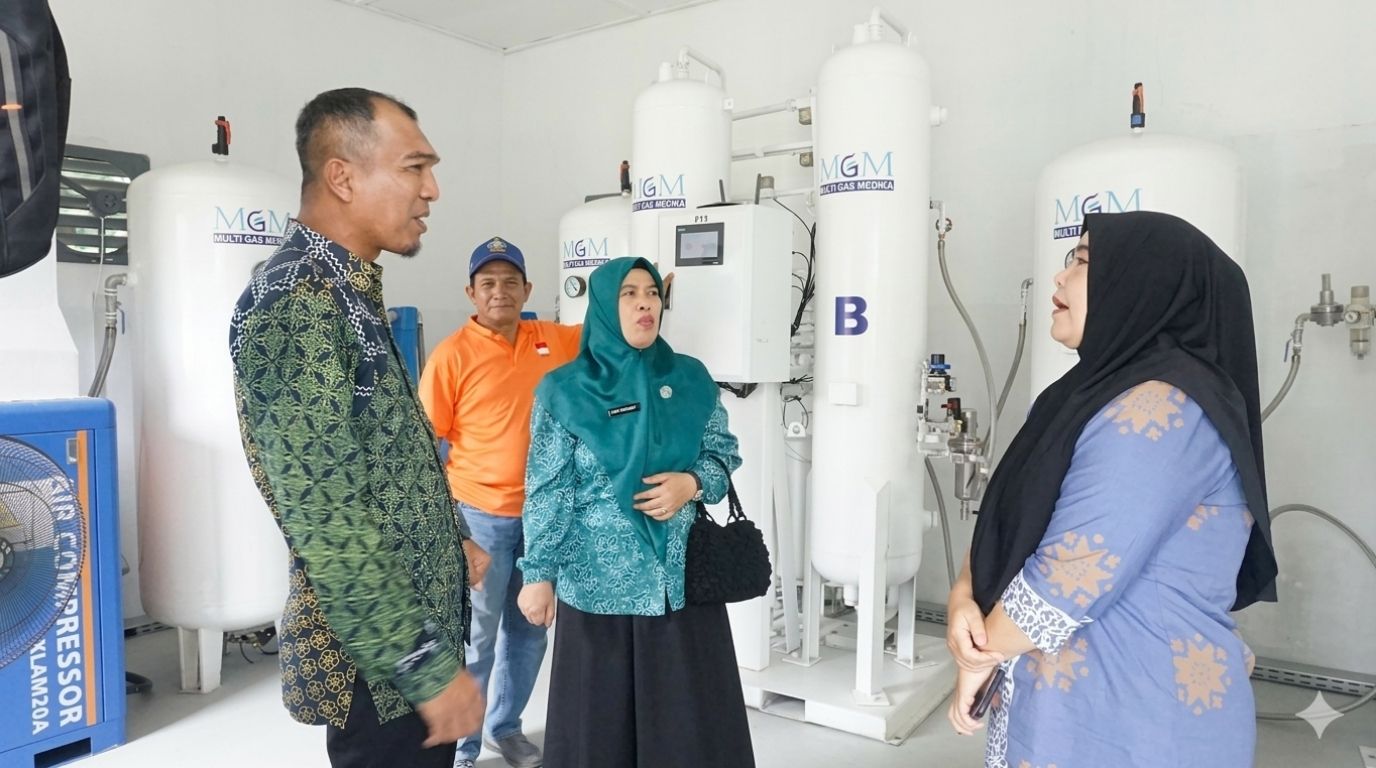 Wakil Bupati Lingga Novrizal melakukan kunjungan ke RSUD Dabo Singkep untuk memastikan pelayanan kesehatan tetap optimal pasca Idulfitri serta memberi dukungan kepada tenaga medis dan pasien | f. Sahib