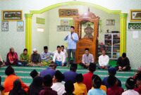 Bupati Lingga M. Nizar dan Wabup Novrizal menghadiri Safari Ramadhan 1447 H di Desa Batu Berlubang, Bakung Serumpun, sekaligus menyerahkan 35 paket sembako dari Baznas Lingga dan Pemkab Lingga untuk yatim dan lansia | f. Diskominfo Lingga