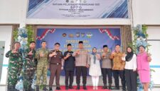 Kapolres Lingga meresmikan Satuan Pelayanan Pemenuhan Gizi (SPPG) Lingga Yayasan Kemala Bhayangkari. Program ini diharapkan mampu meningkatkan pemenuhan gizi masyarakat dan menekan angka stunting di Kabupaten Lingga | f. Diskominfo Lingga