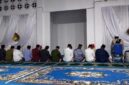 Memasuki 10 malam terakhir Ramadan, Bupati Lingga mengajak umat Muslim memperbanyak ibadah dan doa untuk meraih keutamaan malam Lailatul Qadar yang lebih baik dari seribu bulan | f. Diskominfo Lingga