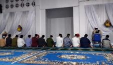 Memasuki 10 malam terakhir Ramadan, Bupati Lingga mengajak umat Muslim memperbanyak ibadah dan doa untuk meraih keutamaan malam Lailatul Qadar yang lebih baik dari seribu bulan | f. Diskominfo Lingga