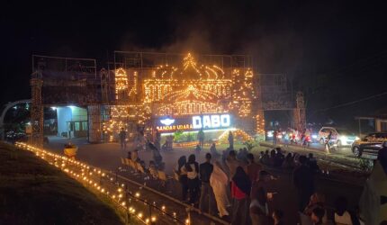 Lampu Gerbang Tujuh Likur Bandar Udara Dabo Singkep | f. FB Agus Sukirno