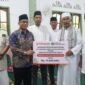 Bupati dan Wakil Bupati Lingga melaksanakan Safari Ramadan di Budus, Desa Merawang, Rabu (4/3/2026), dengan menyalurkan paket sembako dan dana CSR serta mempererat silaturahmi bersama masyarakat | f. Diskominfo Lingga