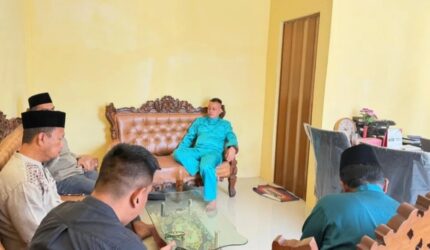 Bupati dan Wakil Bupati Lingga menggelar koordinasi percepatan pengembangan IKM Sentra Kelapa pada 4 Maret 2026. Fokus pada perizinan, aset, dan dukungan teknis guna mendorong ekonomi UMKM dan petani kelapa | f. Prokopim Lingga