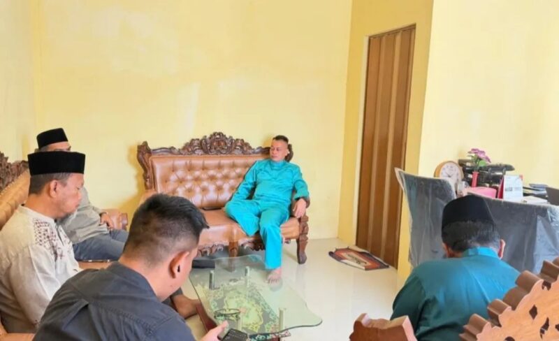 Bupati dan Wakil Bupati Lingga menggelar koordinasi percepatan pengembangan IKM Sentra Kelapa pada 4 Maret 2026. Fokus pada perizinan, aset, dan dukungan teknis guna mendorong ekonomi UMKM dan petani kelapa | f. Prokopim Lingga