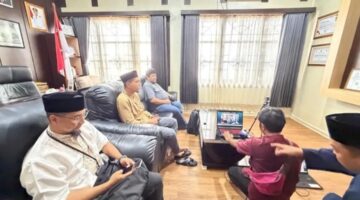 Wakil Bupati Lingga H. Novrizal mengikuti rapat koordinasi daring bersama Ditjen Kuathan Kemenhan membahas pemanfaatan lahan latihan TNI AL untuk percepatan pembangunan smelter di Lingga | f. Prokopim Lingga