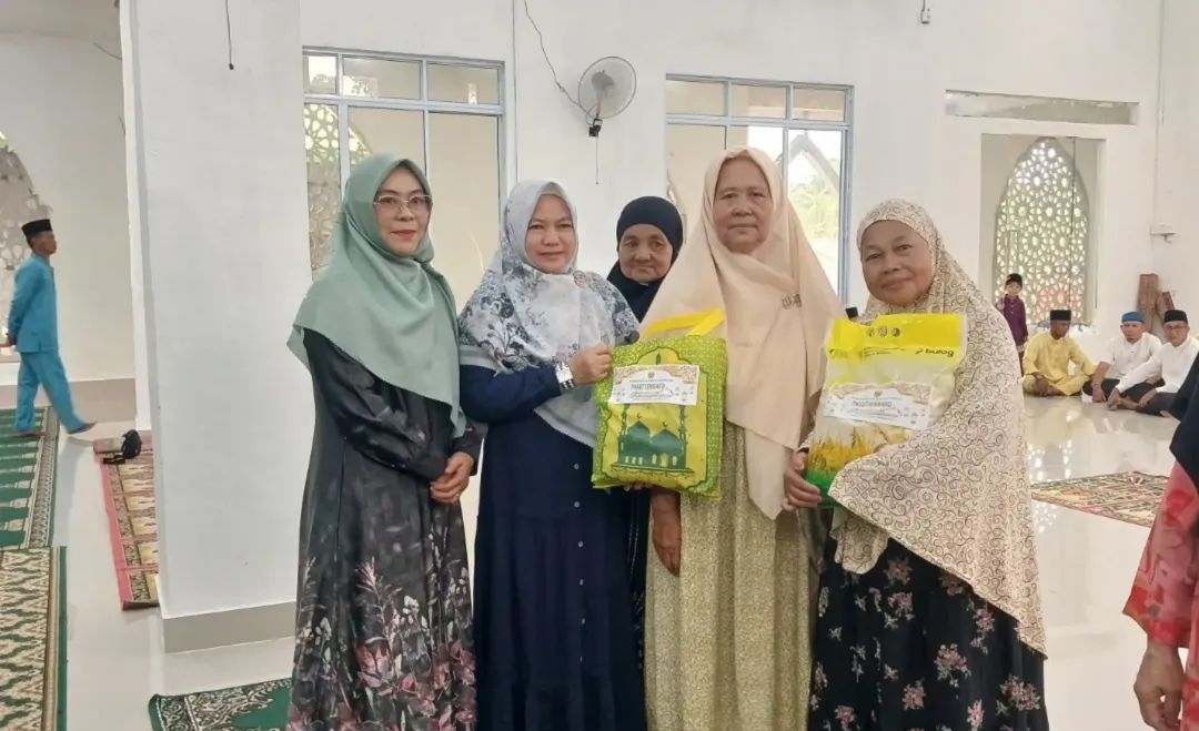 Sekda Lingga H. Armia resmi menutup rangkaian Safari Ramadan 1447 H Pemkab Lingga di Desa Musai. Kegiatan ini menjadi momentum mempererat silaturahmi dan mendengar aspirasi masyarakat | f. Prokopim Lingga