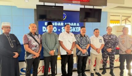 Wakil Bupati Lingga bersama Forkopimda mengantarkan kepulangan Kajati Kepri dari Bandara Dabo Singkep. Kunjungan kerja tersebut diharapkan memperkuat sinergi penegakan hukum dan pembangunan daerah | f. Prokopim Lingga