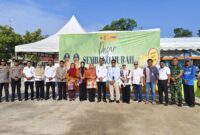 Pemkab Lingga bersama Bank Indonesia Kepri menggelar pasar sembako murah untuk menjaga stabilitas harga, mengendalikan inflasi, dan meningkatkan daya beli masyarakat | f. Diskominfo Lingga