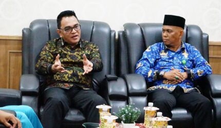 BPS Provinsi Kepri dan Pemkab Lingga memperkuat sinergi menjelang Sensus Ekonomi 2026. Kolaborasi lintas sektor ini diharapkan meningkatkan kualitas data dan mendukung pembangunan ekonomi daerah | f. Diskominfo Lingga